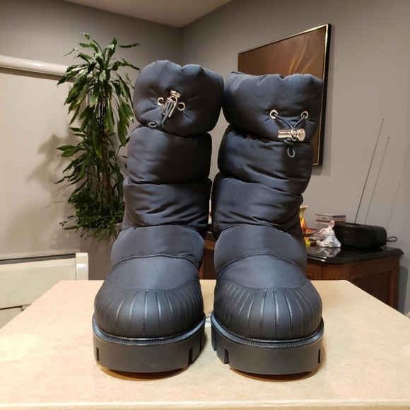 NEW Christian Louboutin Oriona Lug Quilted Bootie size 40.5 - Picture 4 of 14